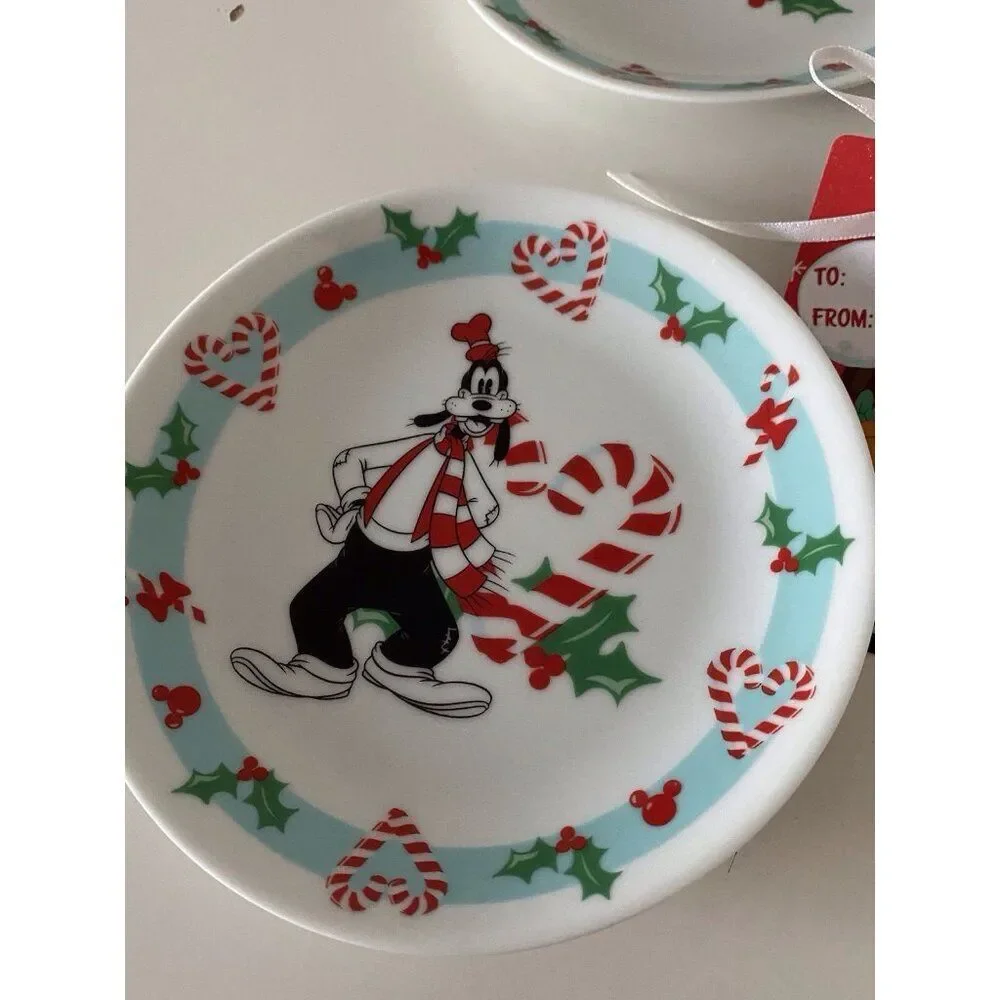 Set Of 4 Disney Mickey Minnie Goofy Pluto Christmas Holiday Appetizer Plates NEW